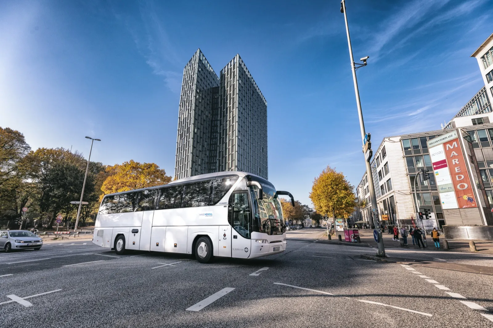 Bus-Transfer für die Gruppe zum Flughafen