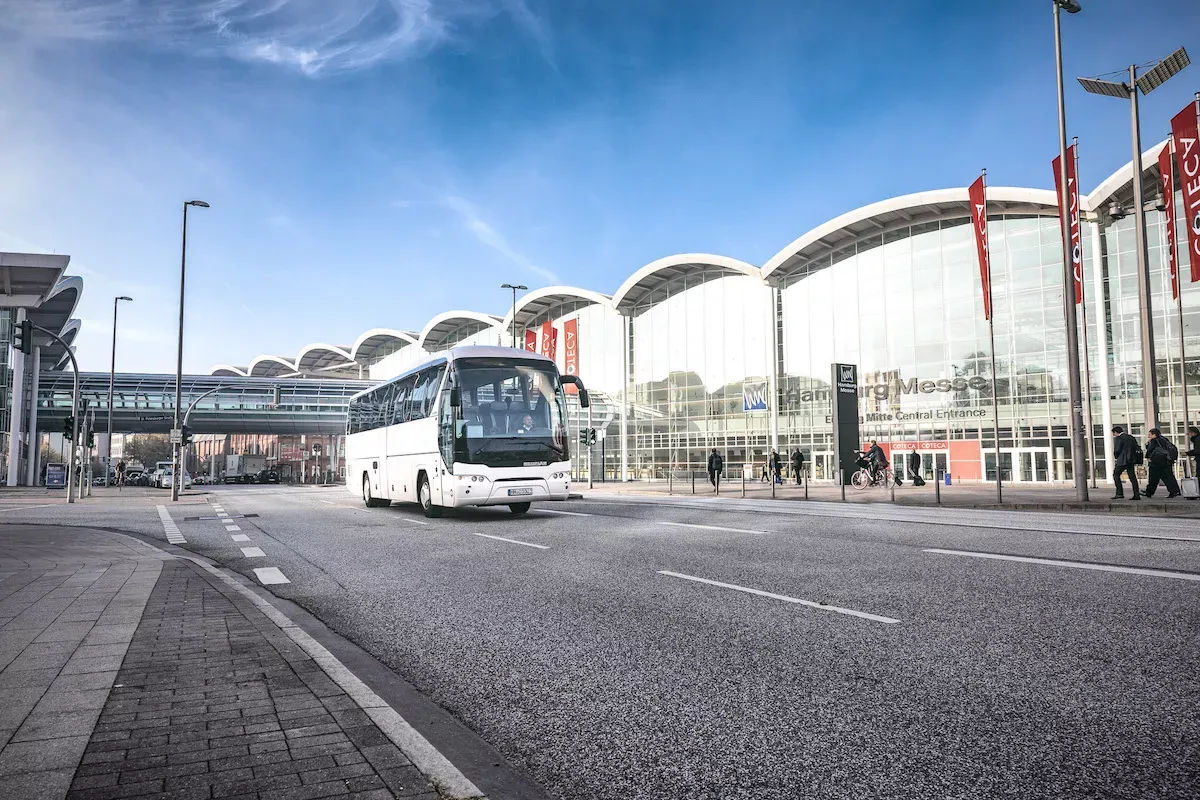 Reisebus von Hanse Mondial im Messe-Einsatz