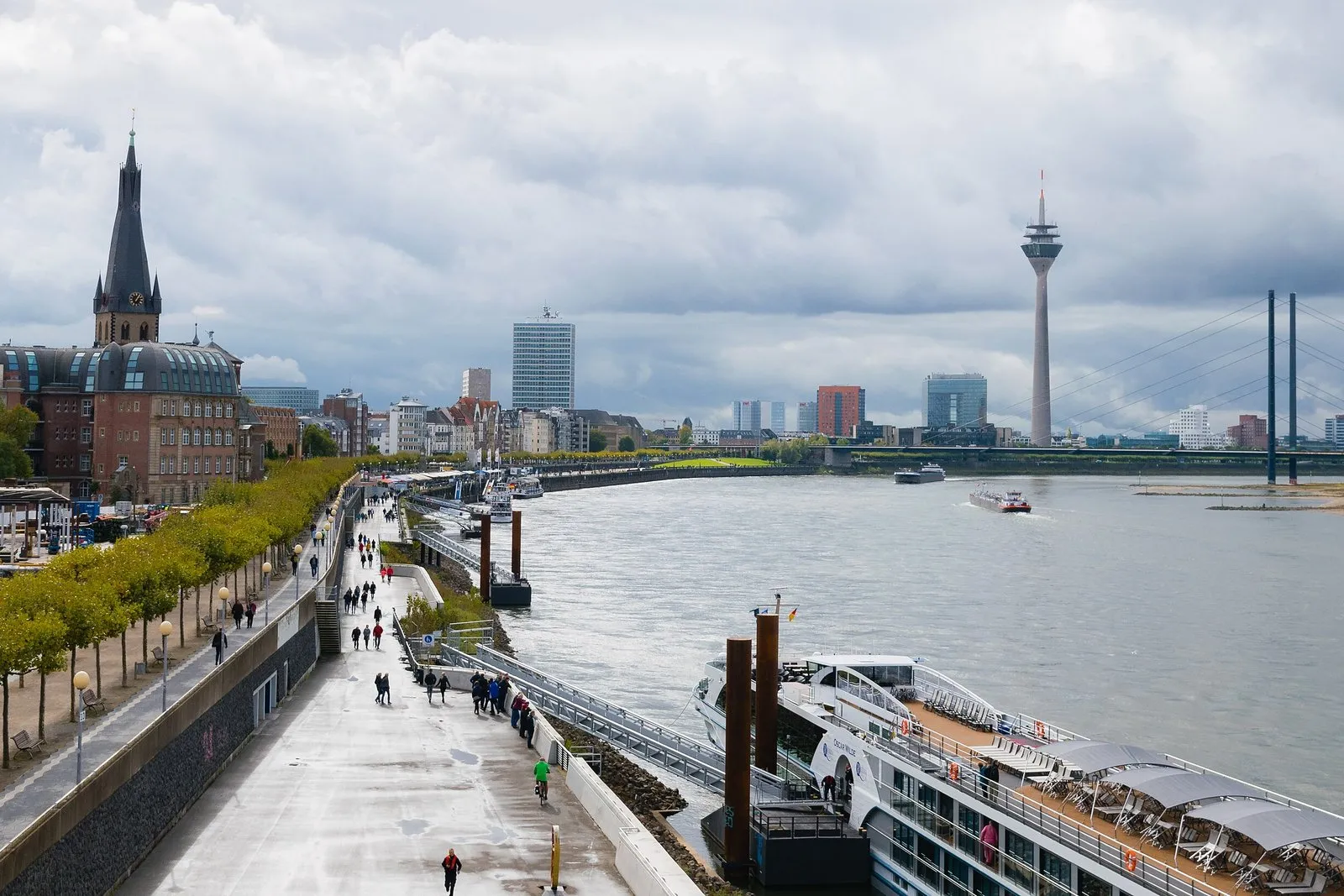 Bus mieten in Düsseldorf